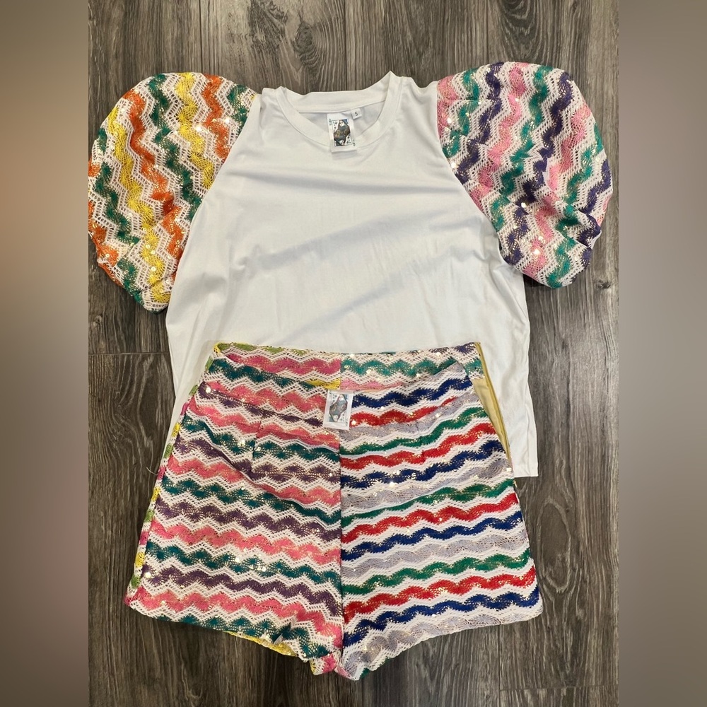 QUEEN OF SPARKLES White Tee with Colorful Zigzag Sleeves